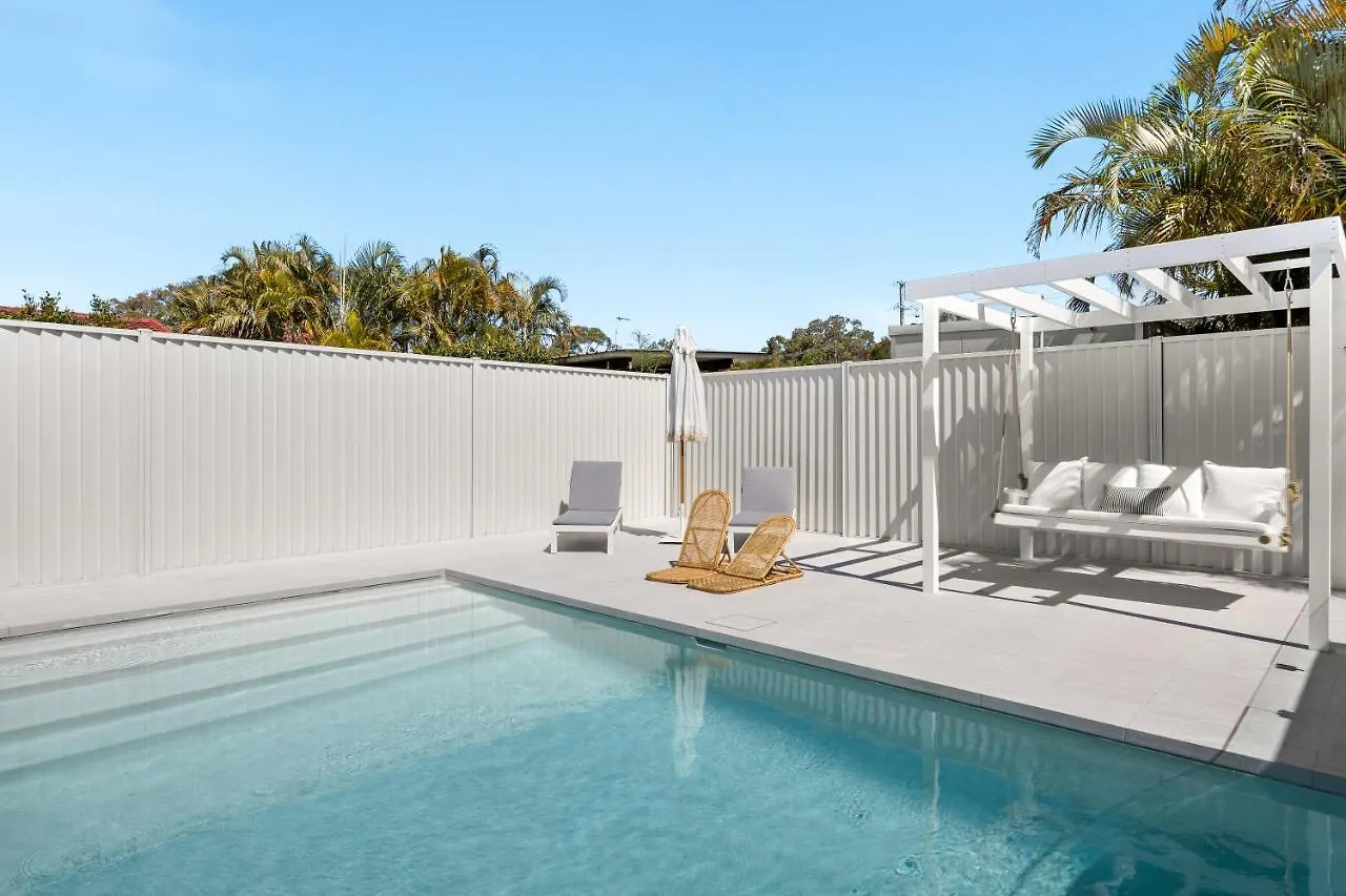 Paradise Palms Mooloolaba - Beach House Villa Australia