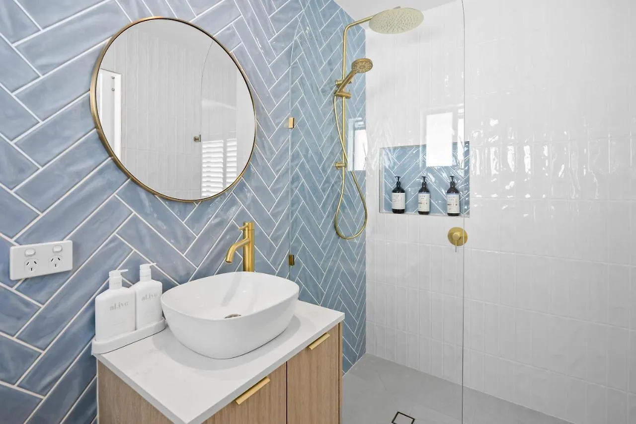 Paradise Palms Mooloolaba - Beach House Villa