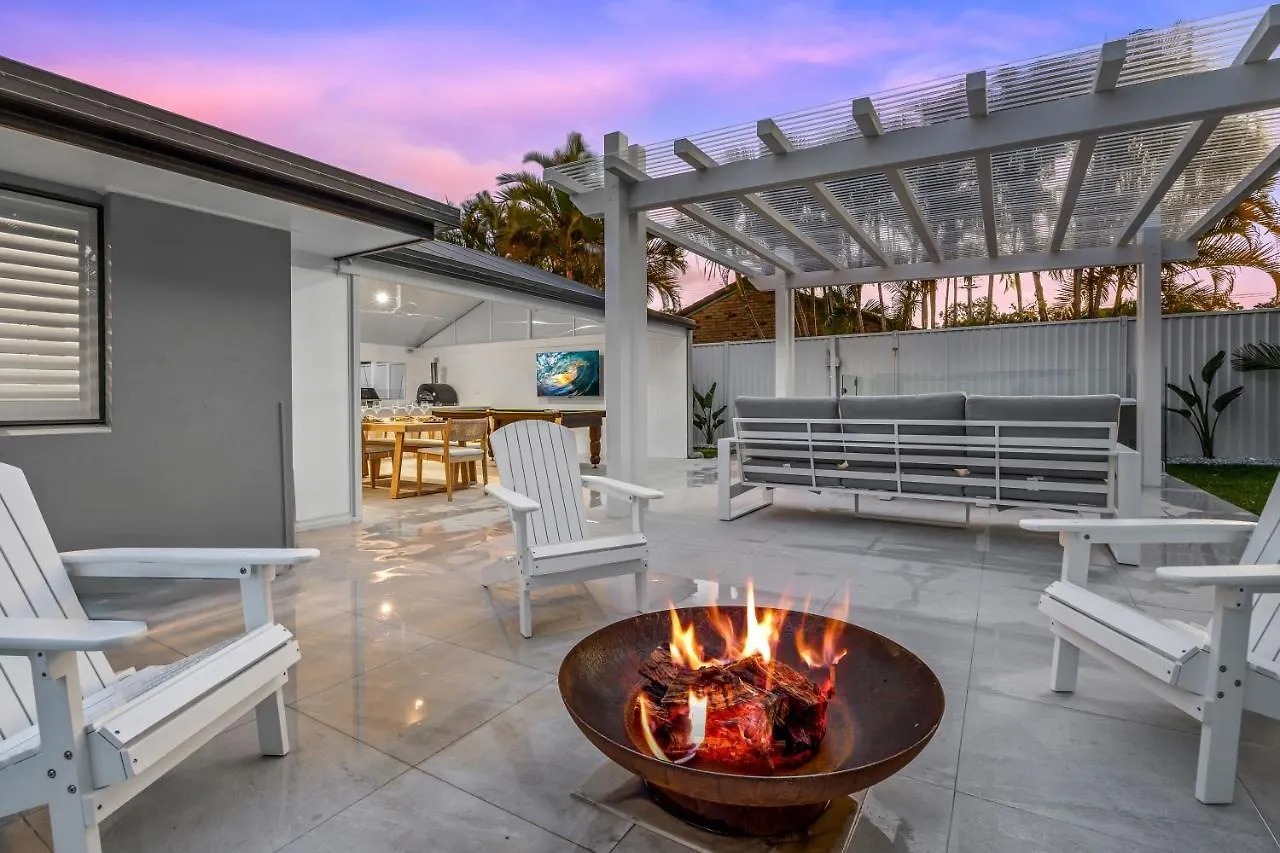 Paradise Palms Mooloolaba - Beach House Villa