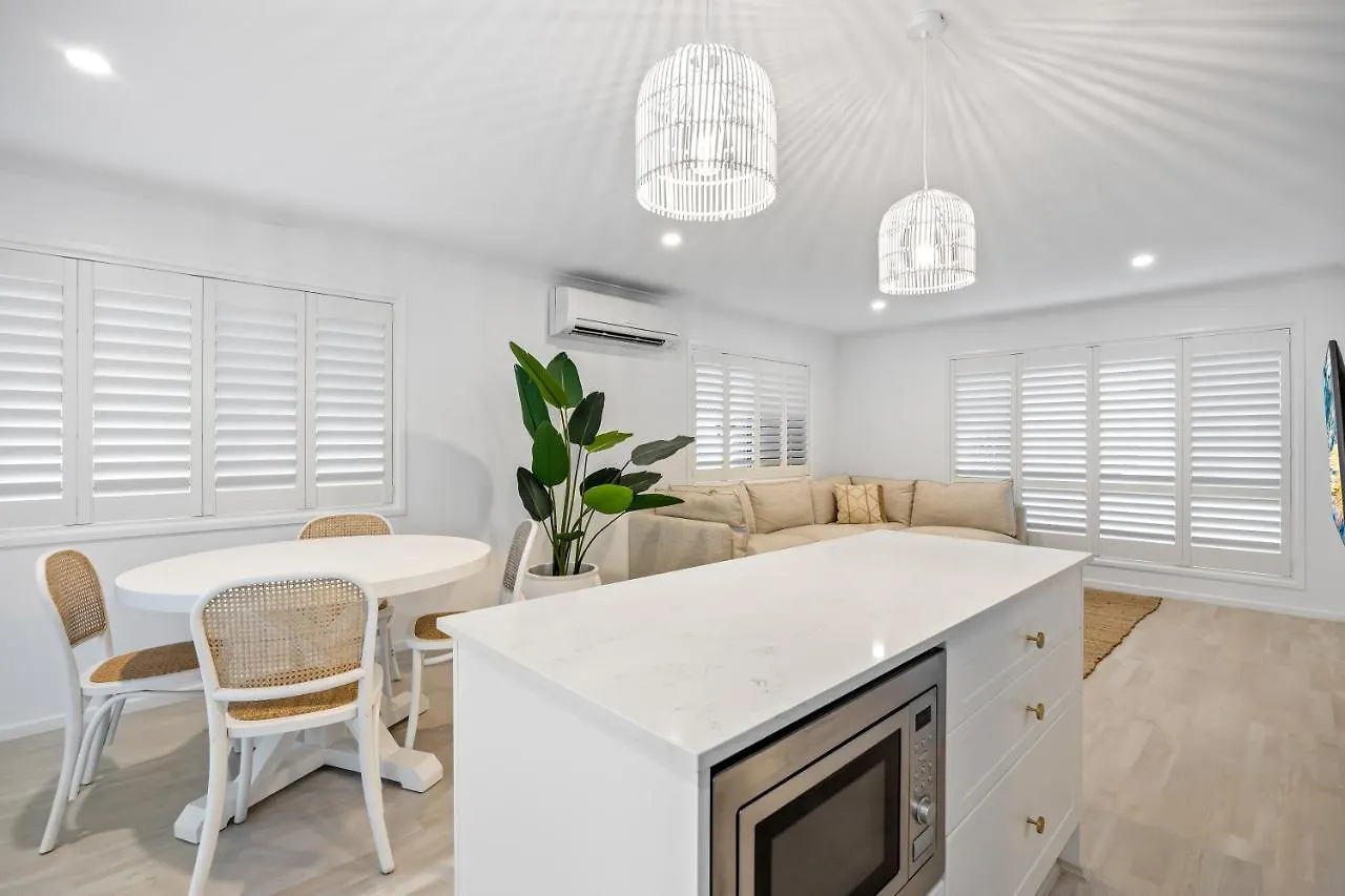 Paradise Palms Mooloolaba - Beach House Villa