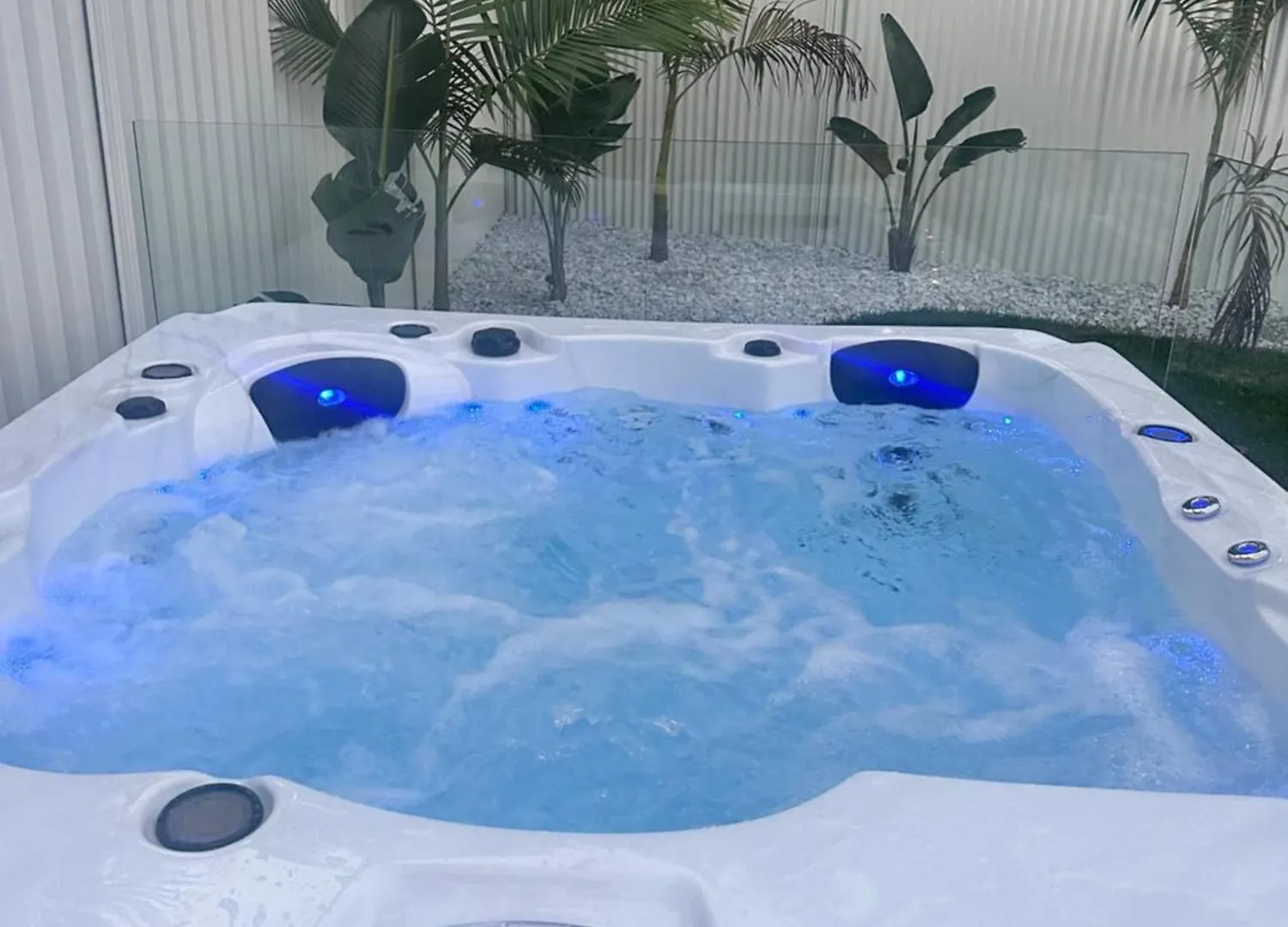 Paradise Palms Mooloolaba - Beach House Villa